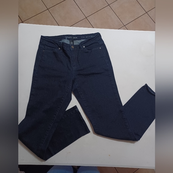 Women's Jean's Calvin Klein size 8 - Picture 2 of 3